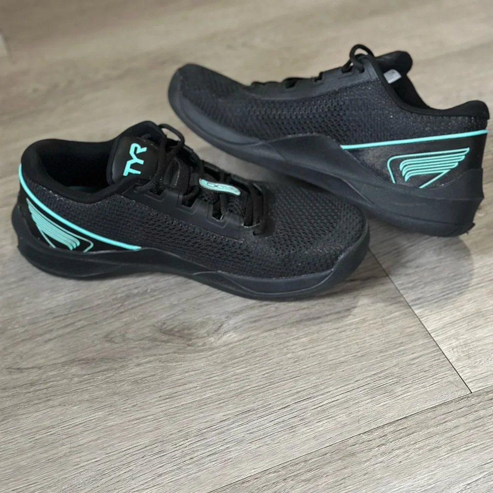 TYR Men's Black Athletic Shoes with Teal Trim